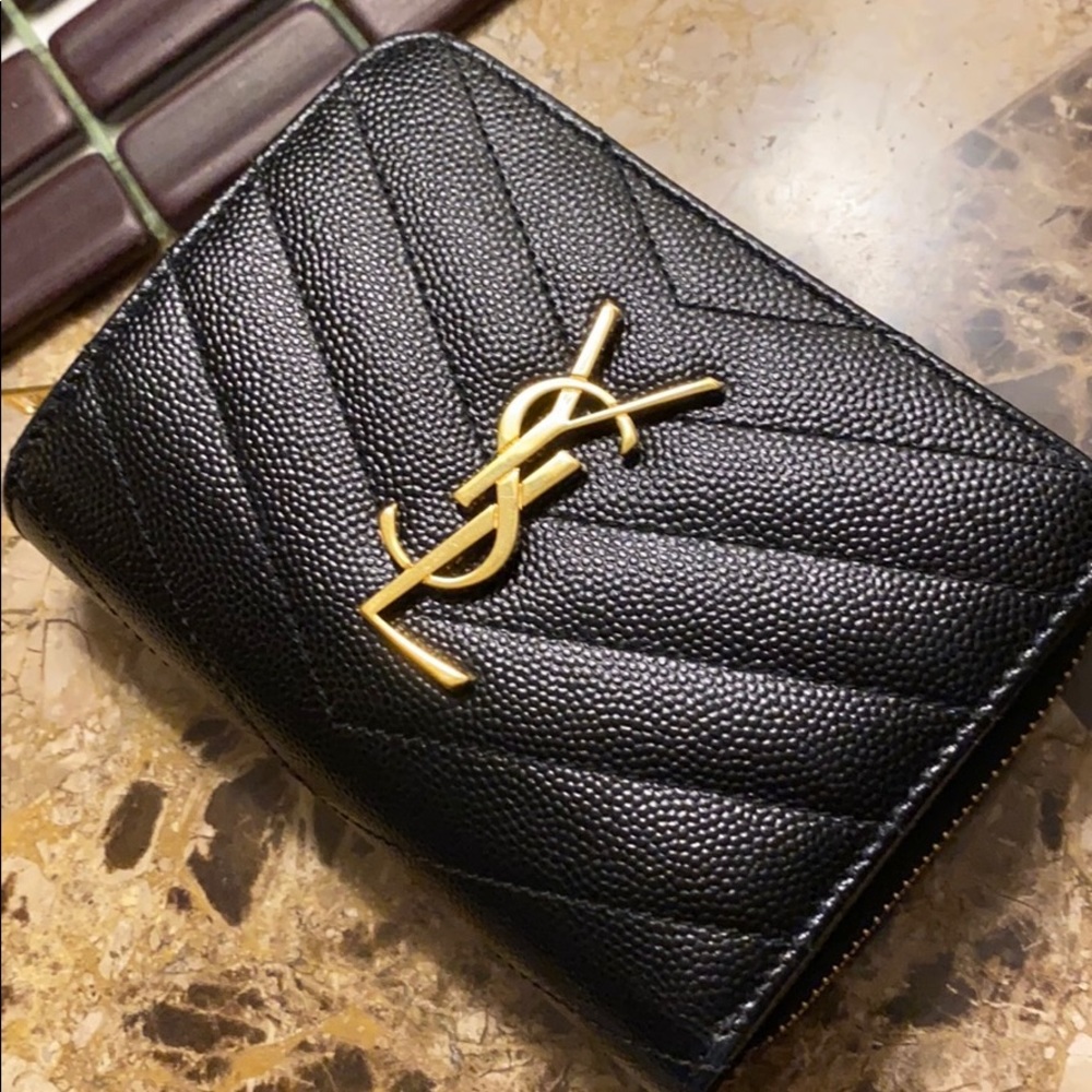 ❌ SOLD ❌ YSL compact zip wallet